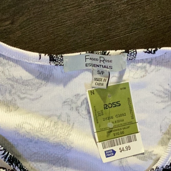 Faded Rose Essential Short Sleeve t shirt size S - Picture 4 of 6